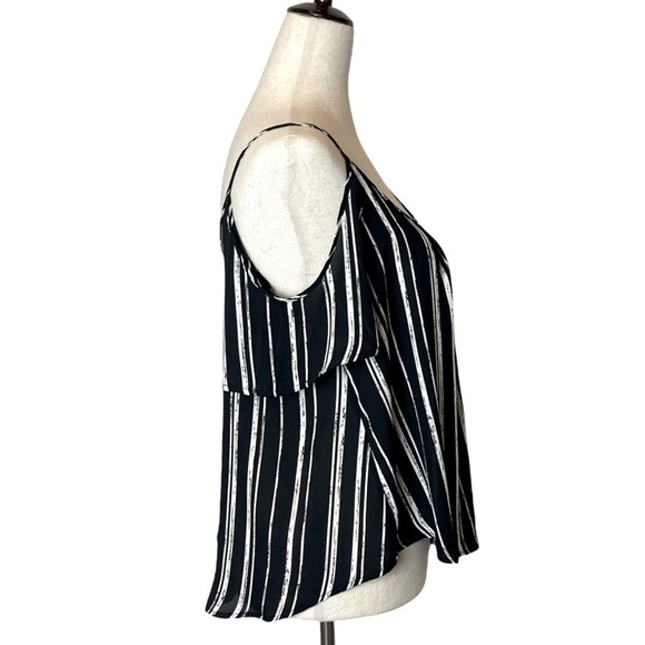 Lush Black‎ And White Striped Cold Shoulder Blouse Size XS - Picture 4 of 11
